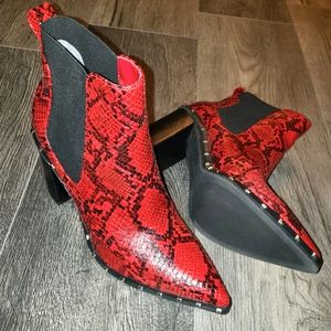 Charles by Charles David Dodger Chelsea Boot